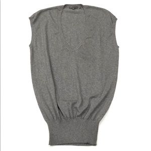 Vince. 100% Merino Wool Gray Sleeveless Sweater